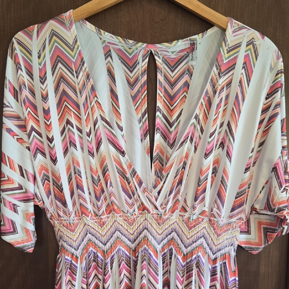 Mi Manchi Size Large Colorful Chevron Pattern Dress Keyhole Back